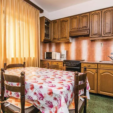 4 Bedroom Gorgeous In *