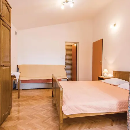 4 Bedroom Gorgeous In Appartamento *
